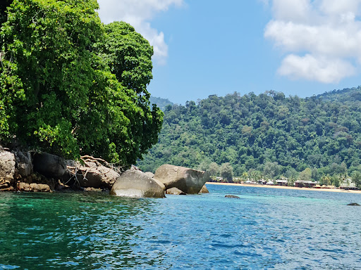 Pantai Kampung Tekek